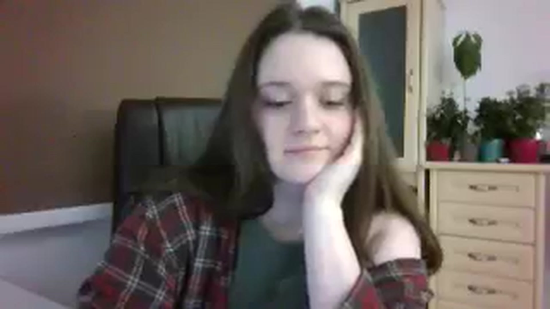 Gallery image thumbnail from KiraDelys's myfreecams stream on, 12/22/2025, 04:52 image 14 of 20