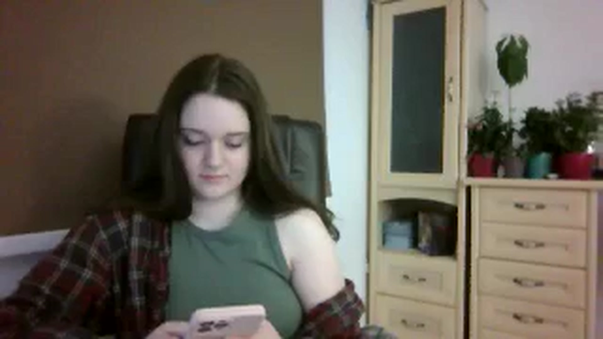 Gallery image thumbnail from KiraDelys's myfreecams stream on, 12/22/2025, 04:52 image 17 of 20