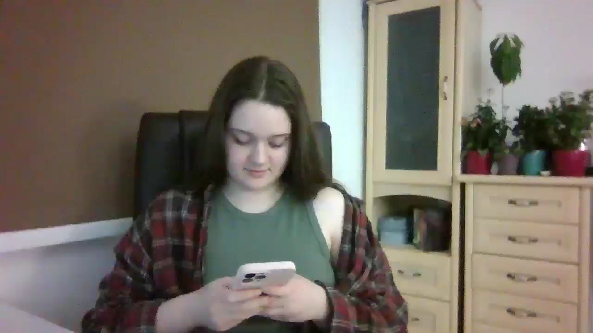 Gallery image thumbnail from KiraDelys's myfreecams stream on, 12/22/2025, 04:52 image 1 of 20
