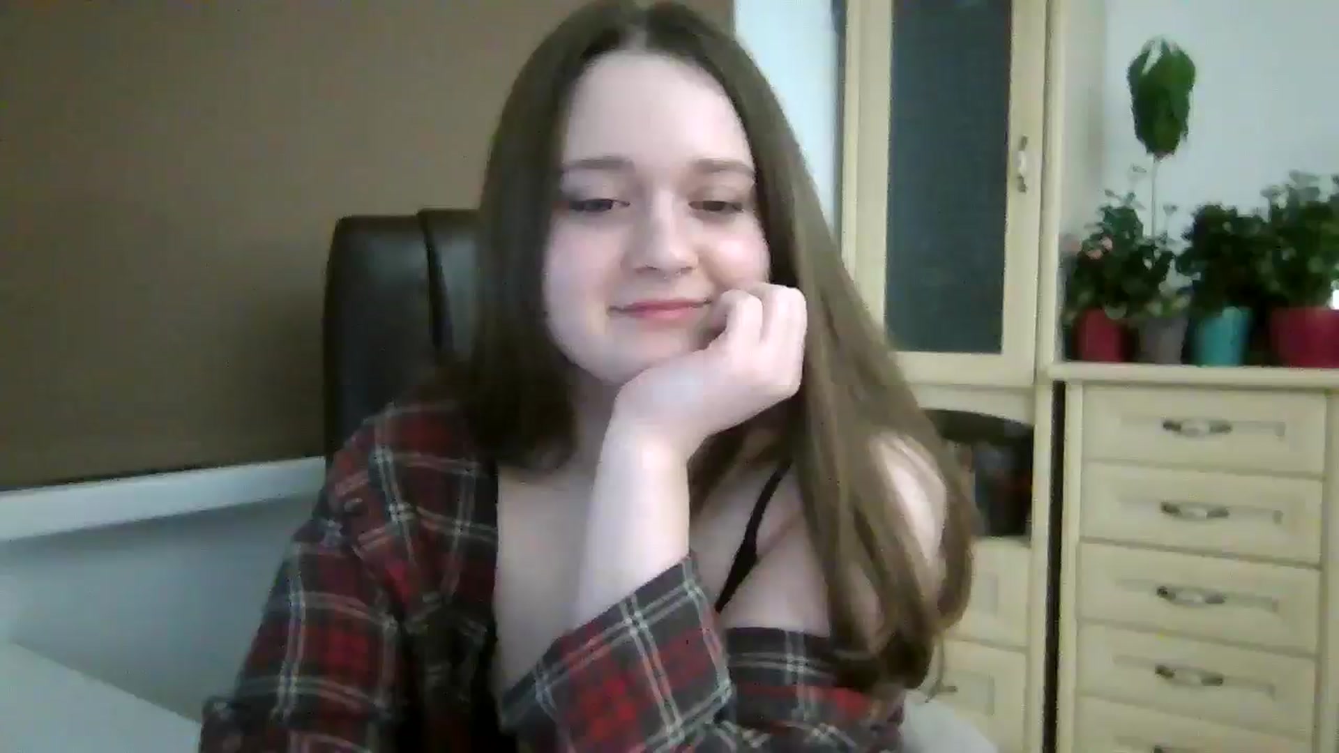Gallery image thumbnail from KiraDelys's myfreecams stream on, 12/24/2025, 05:02 image 8 of 20