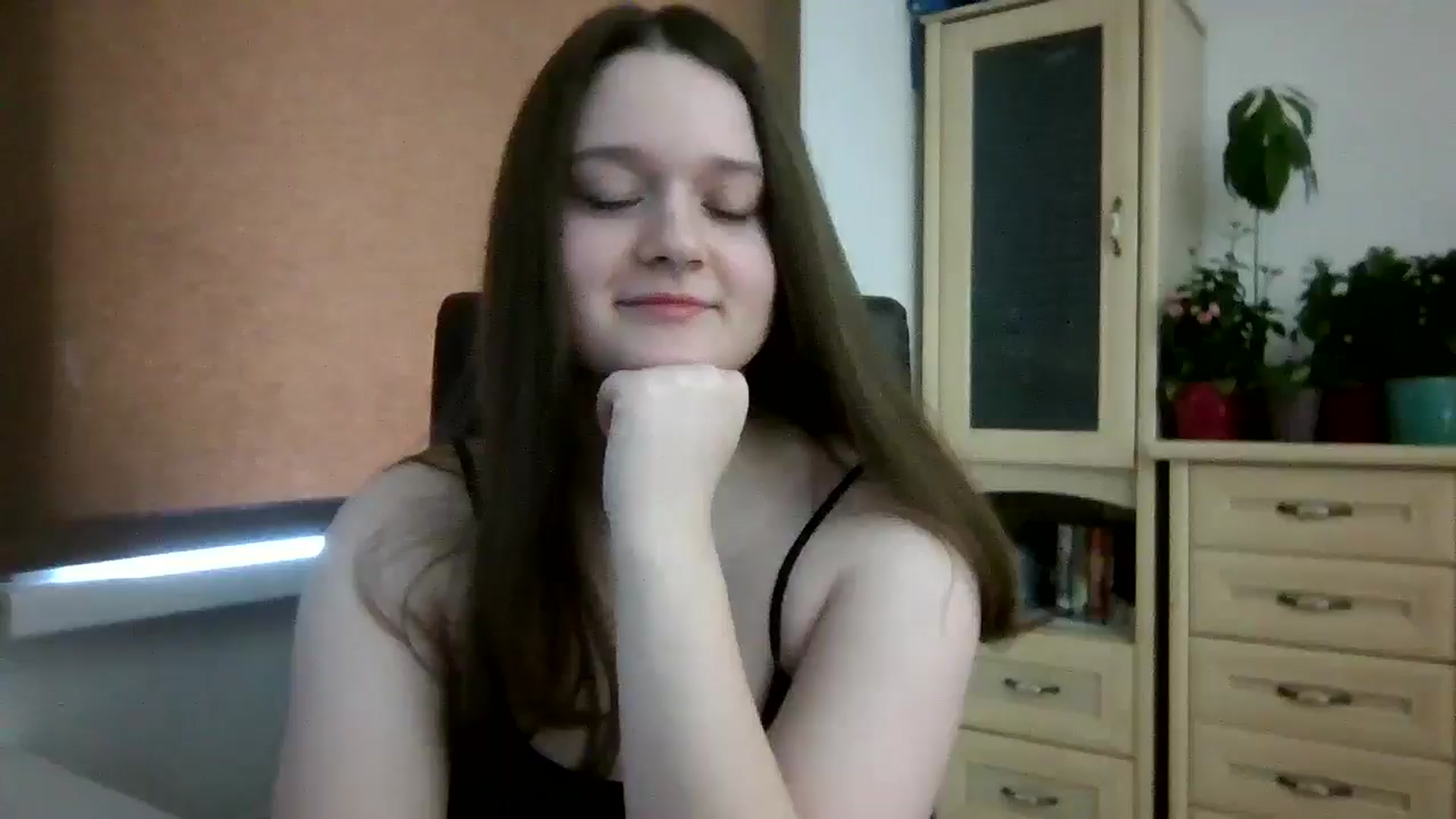Gallery image thumbnail from KiraDelys's myfreecams stream on, 12/29/2025, 07:32 image 6 of 20