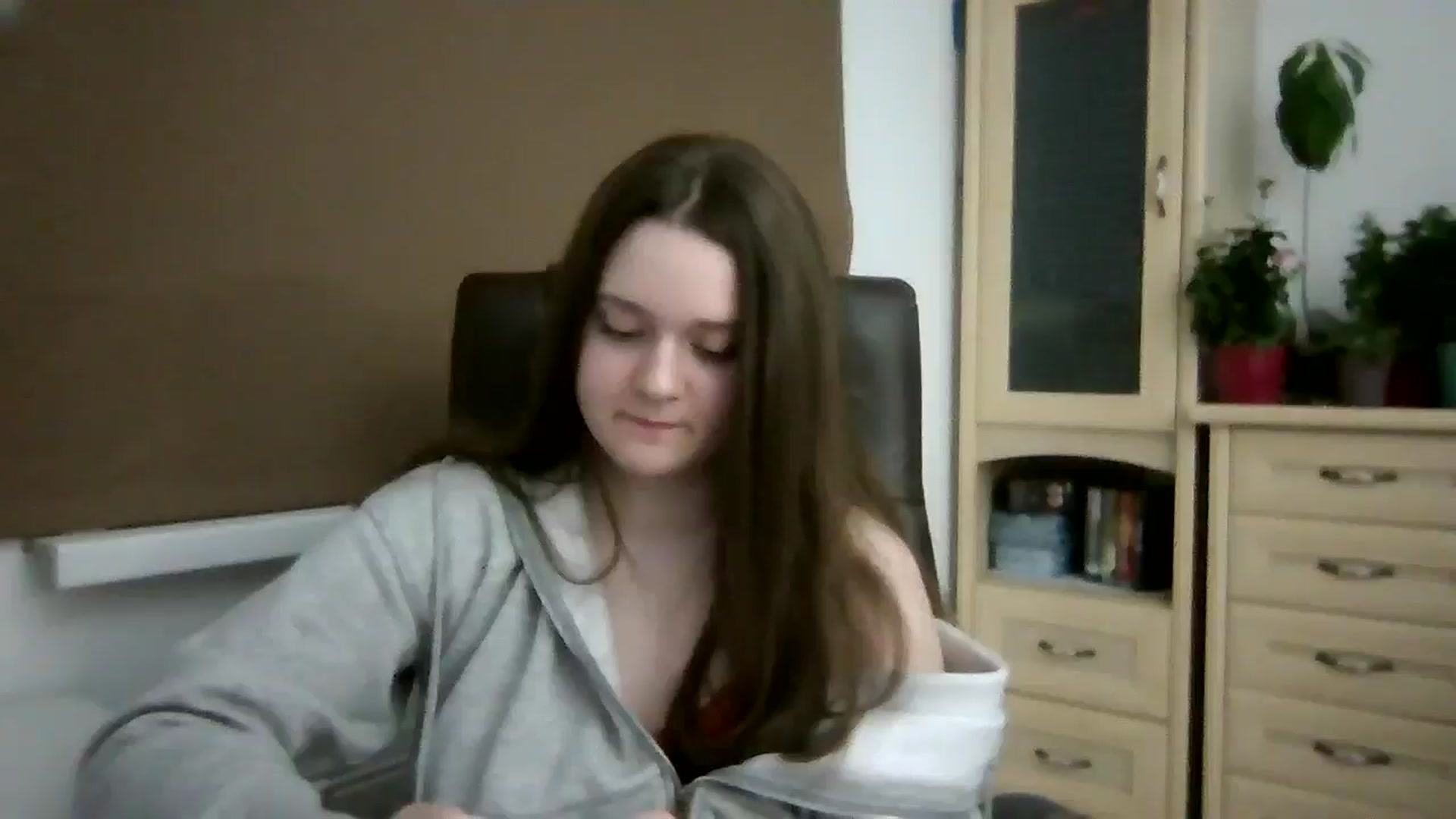 Gallery image thumbnail from KiraDelys's myfreecams stream on, 01/05/2026, 05:01 image 16 of 20