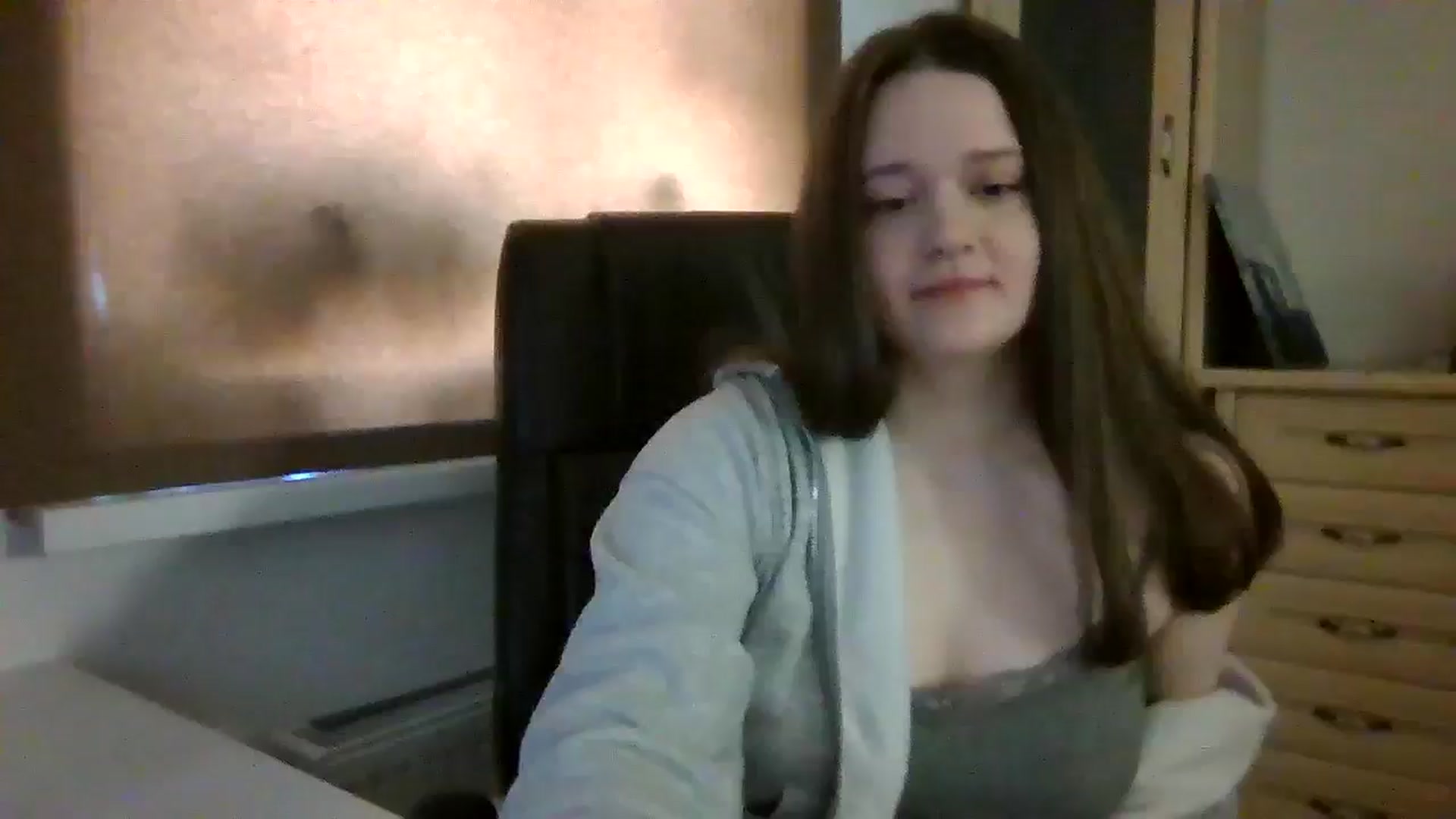 Gallery image thumbnail from KiraDelys's myfreecams stream on, 04/07/2026, 05:04 image 13 of 20