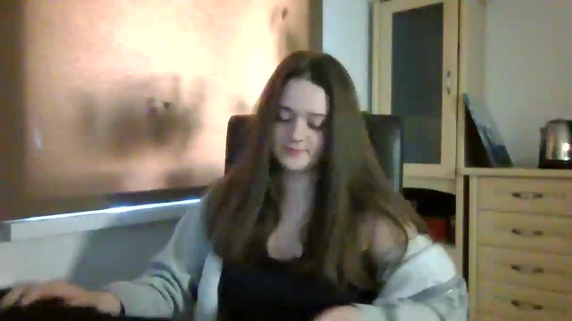Gallery image thumbnail from KiraDelys's myfreecams stream on, 04/14/2026, 04:12 image 6 of 20