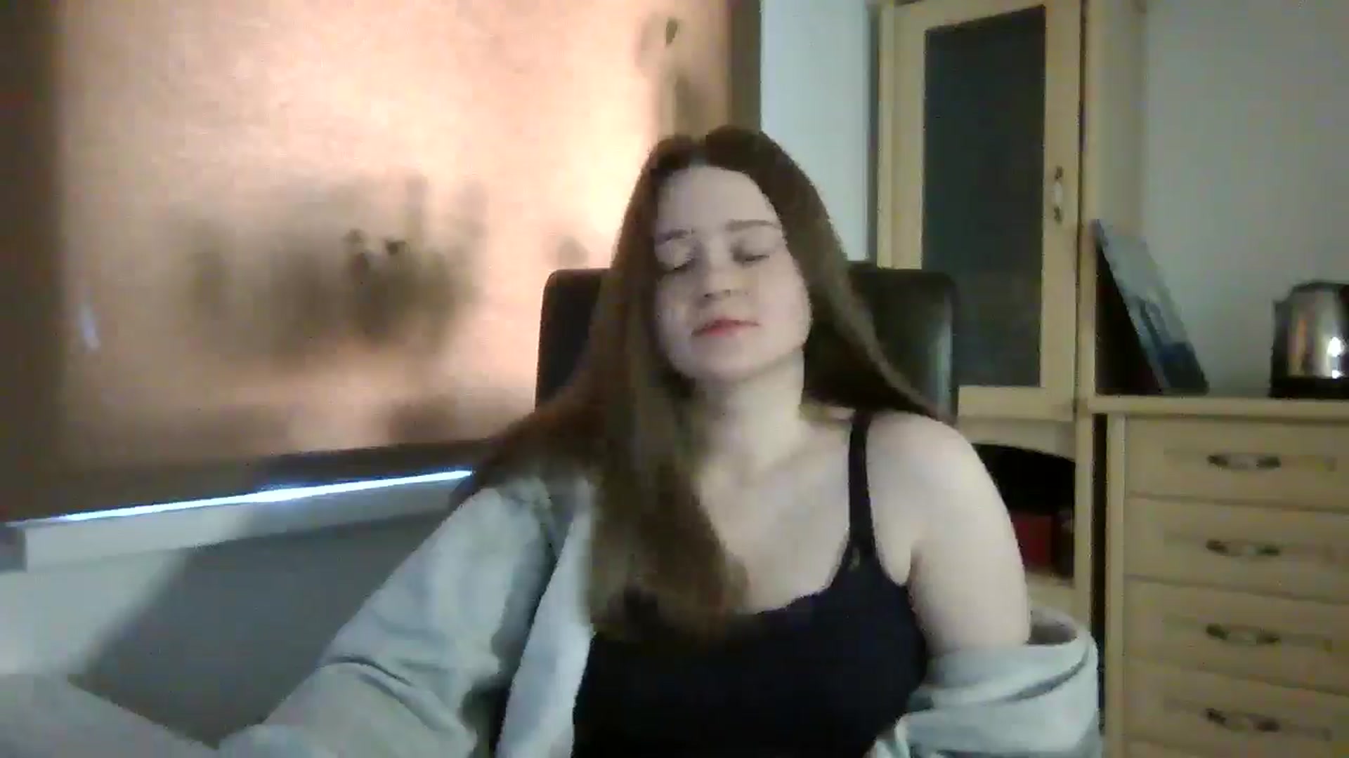 Gallery image thumbnail from KiraDelys's myfreecams stream on, 04/14/2026, 04:12 image 4 of 20