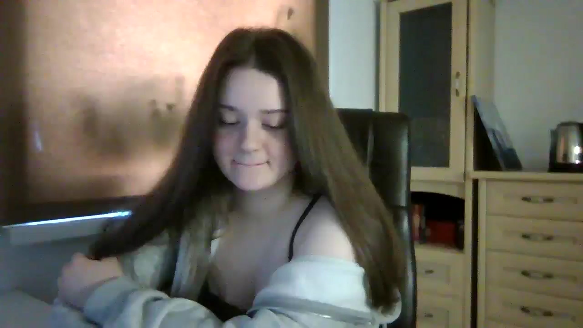 Gallery image thumbnail from KiraDelys's myfreecams stream on, 04/14/2026, 04:12 image 3 of 20