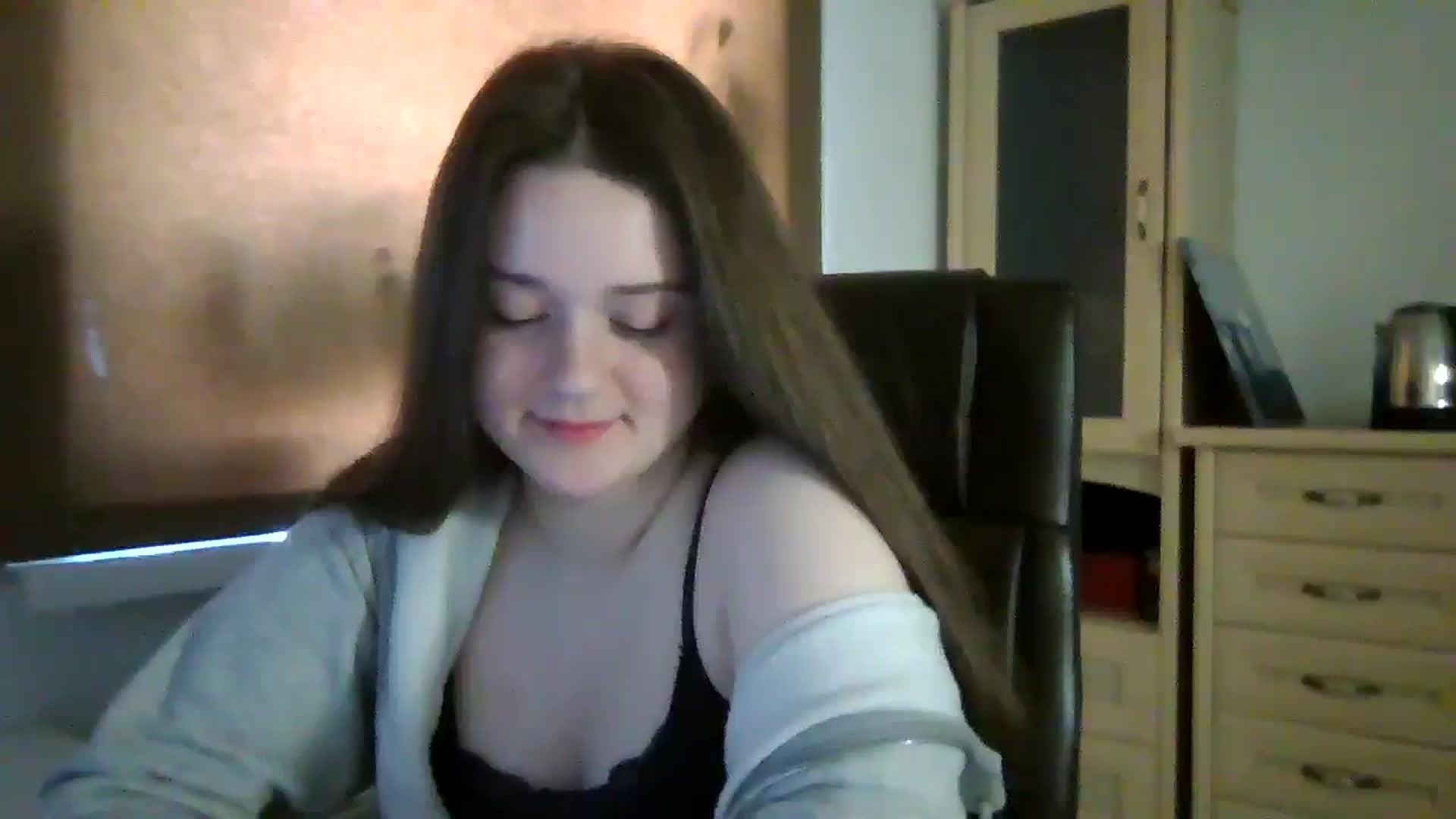Gallery image thumbnail from KiraDelys's myfreecams stream on, 04/14/2026, 04:12 image 16 of 20