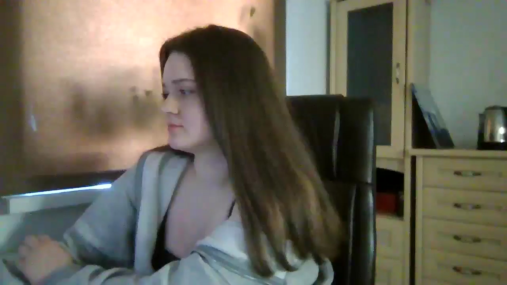 Gallery image thumbnail from KiraDelys's myfreecams stream on, 04/14/2026, 04:12 image 12 of 20