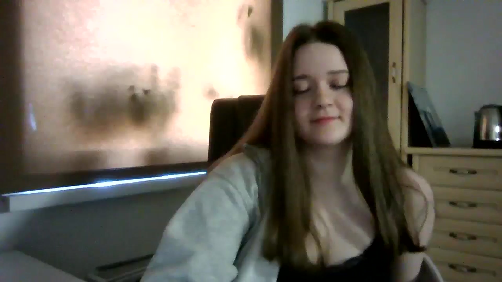 Gallery image thumbnail from KiraDelys's myfreecams stream on, 04/14/2026, 05:33 image 12 of 20