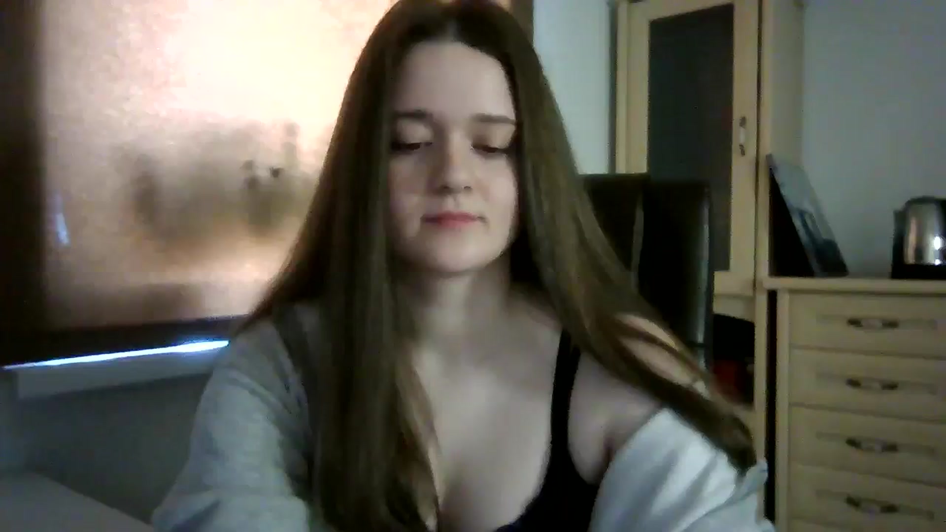 Gallery image thumbnail from KiraDelys's myfreecams stream on, 04/14/2026, 05:33 image 4 of 20
