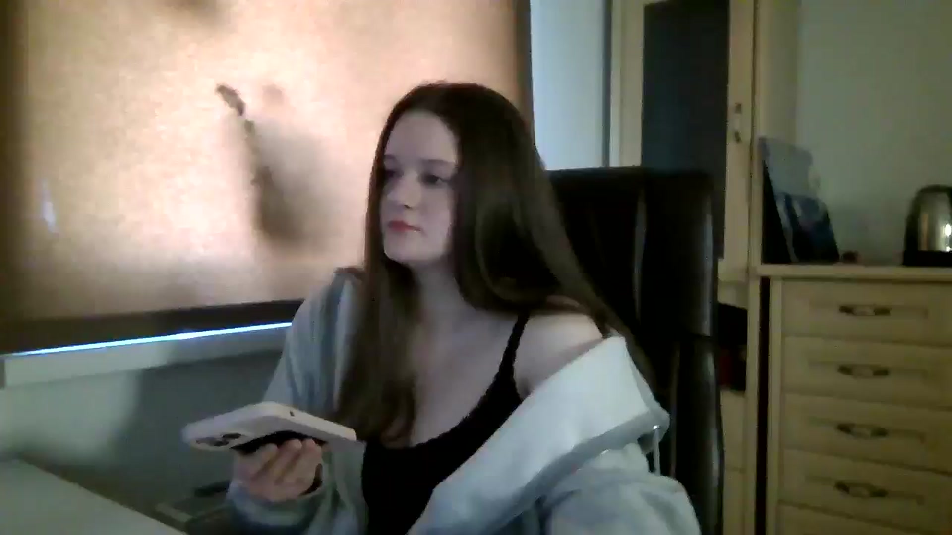 Gallery image thumbnail from KiraDelys's myfreecams stream on, 04/23/2026, 04:43 image 7 of 20