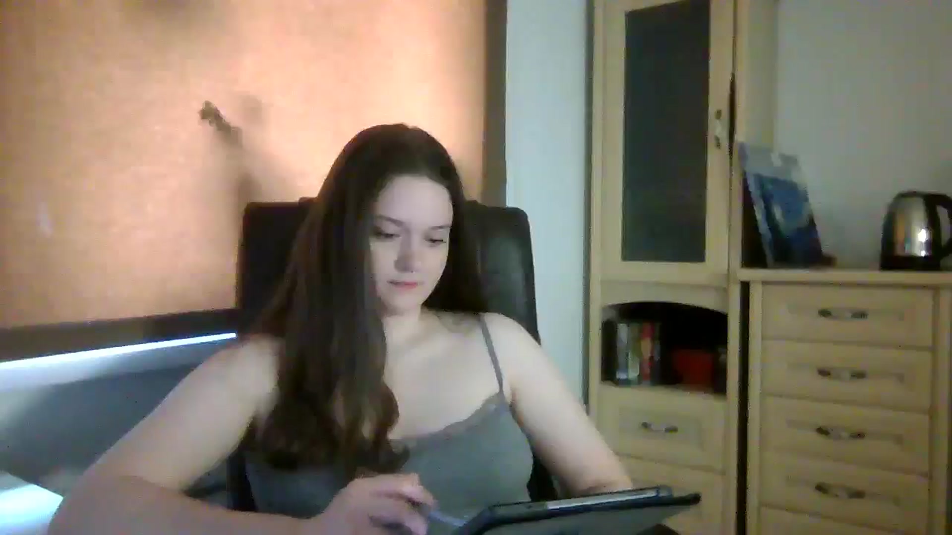 Gallery image thumbnail from KiraDelys's myfreecams stream on, 04/29/2026, 04:24 image 18 of 20