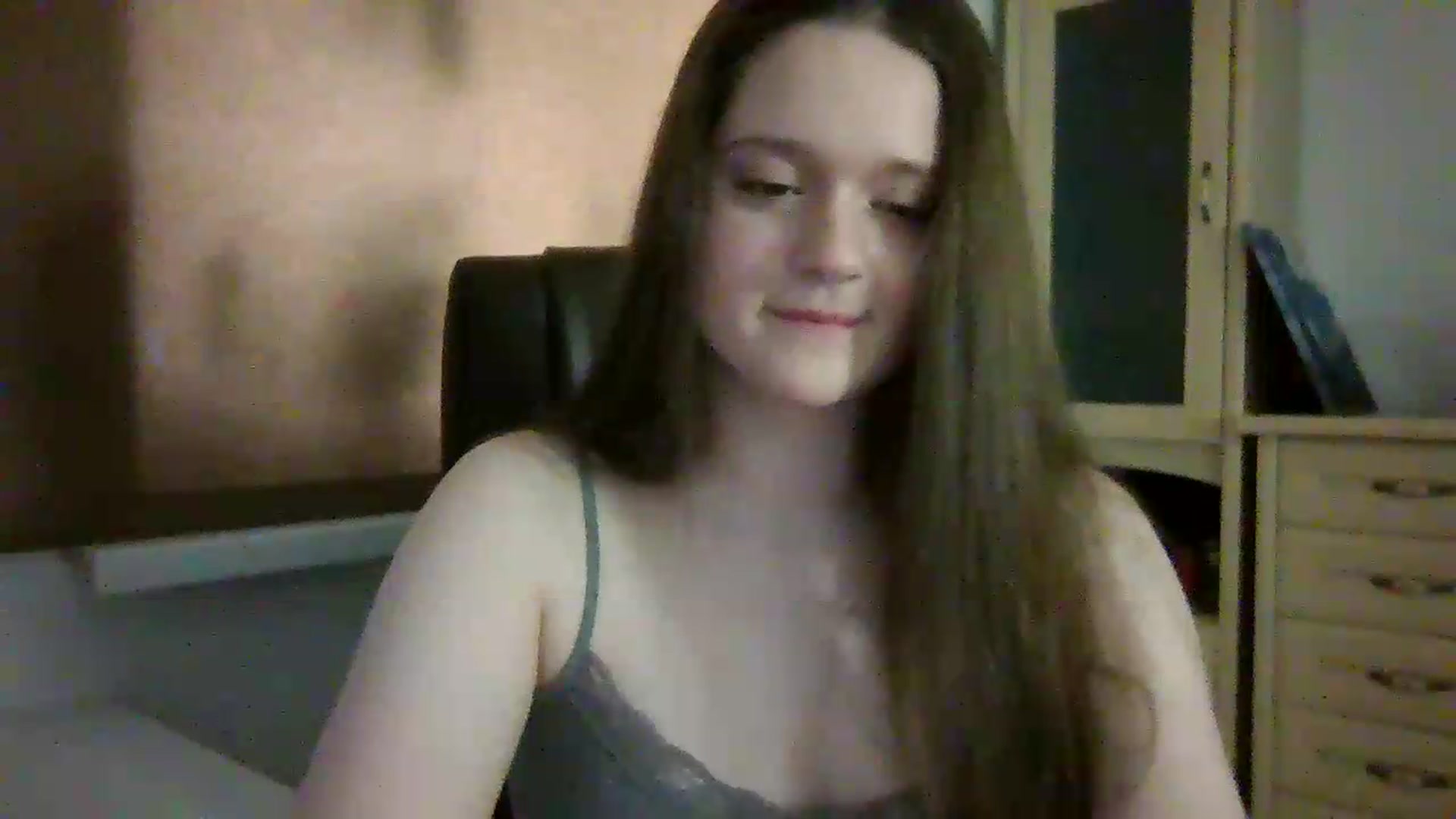 Gallery image thumbnail from KiraDelys's myfreecams stream on, 05/12/2026, 04:14 image 11 of 20