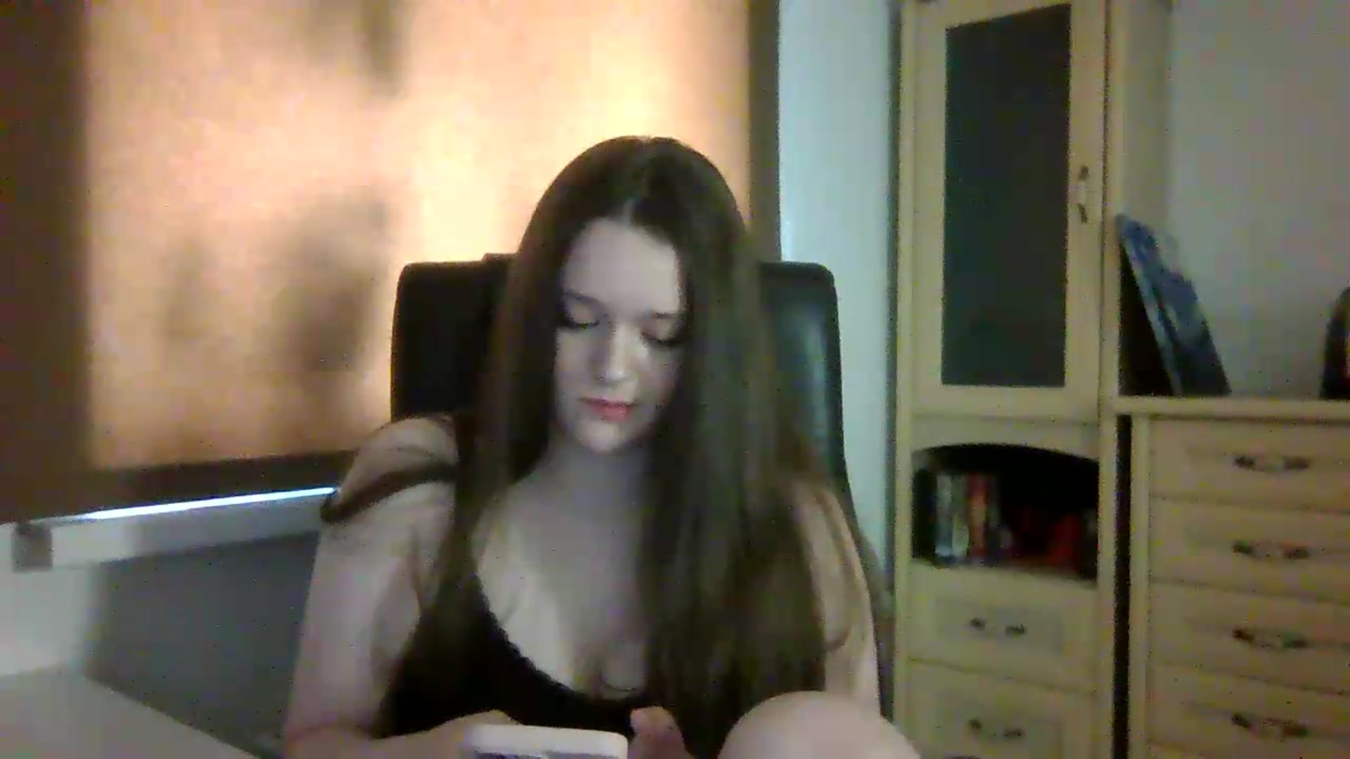Gallery image thumbnail from KiraDelys's myfreecams stream on, 05/13/2026, 04:50 image 17 of 20