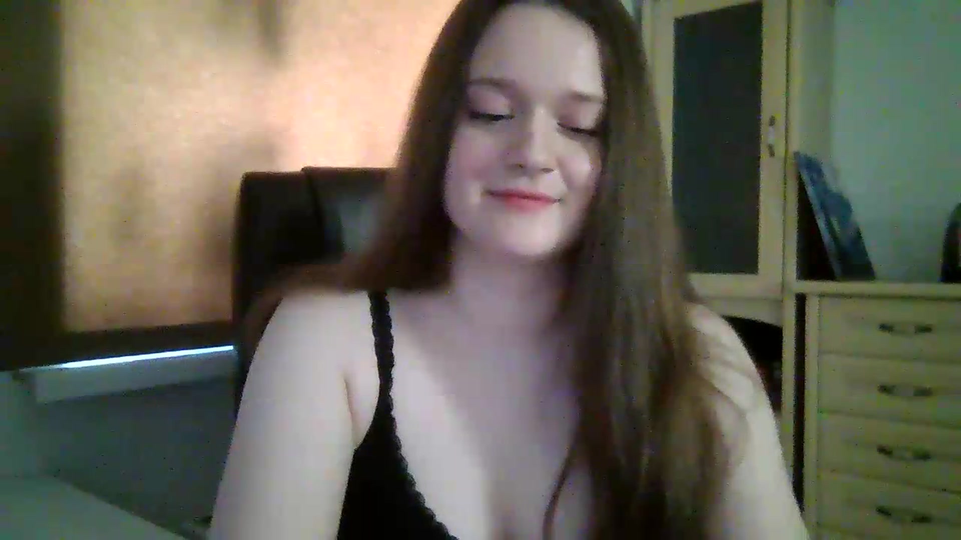 Gallery image thumbnail from KiraDelys's myfreecams stream on, 05/13/2026, 04:50 image 14 of 20