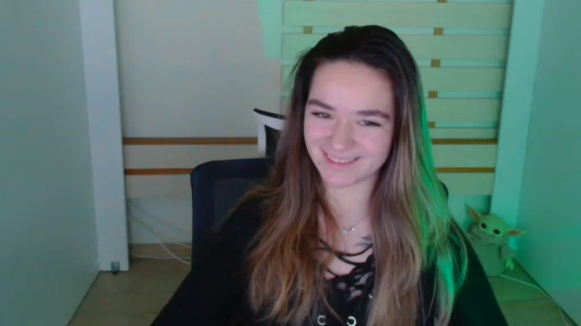 Gallery image thumbnail from KiraLove's myfreecams stream on, 01/08/2024, 12:46 image 1 of 20