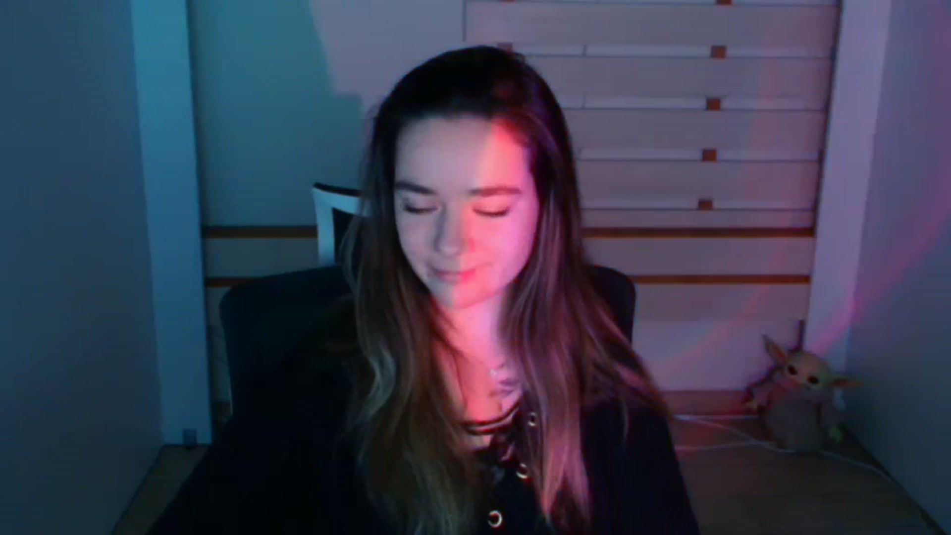 Gallery image thumbnail from KiraLove's myfreecams stream on, 01/08/2024, 12:46 image 17 of 20