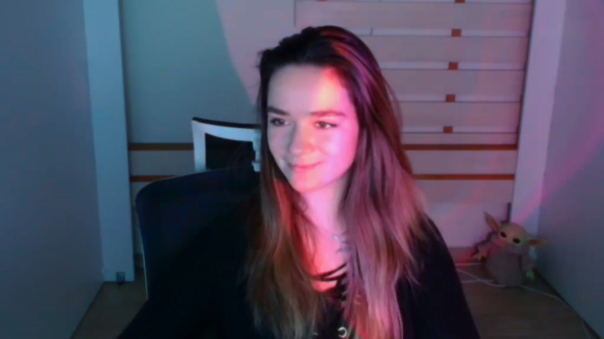 Gallery image thumbnail from KiraLove's myfreecams stream on, 01/08/2024, 12:46 image 15 of 20