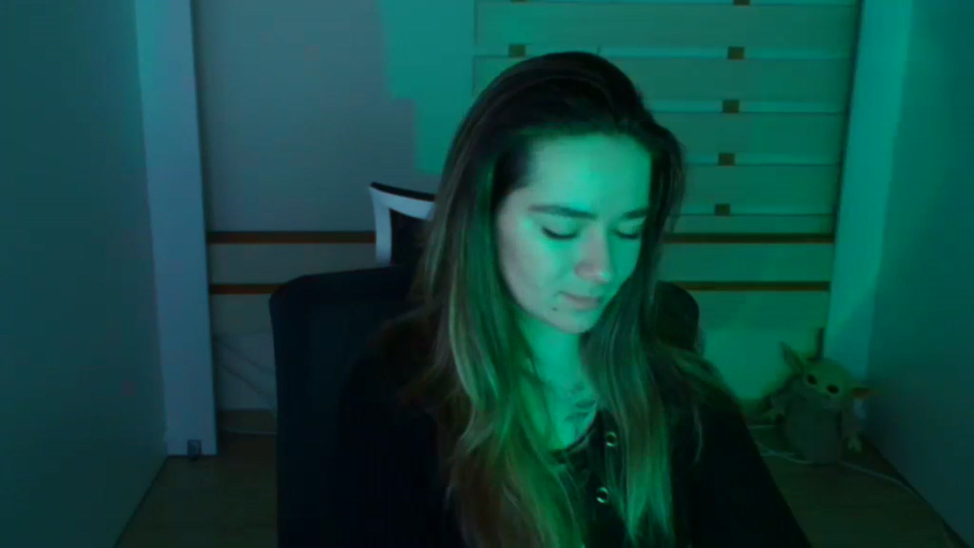 Gallery image thumbnail from KiraLove's myfreecams stream on, 01/08/2024, 12:46 image 18 of 20