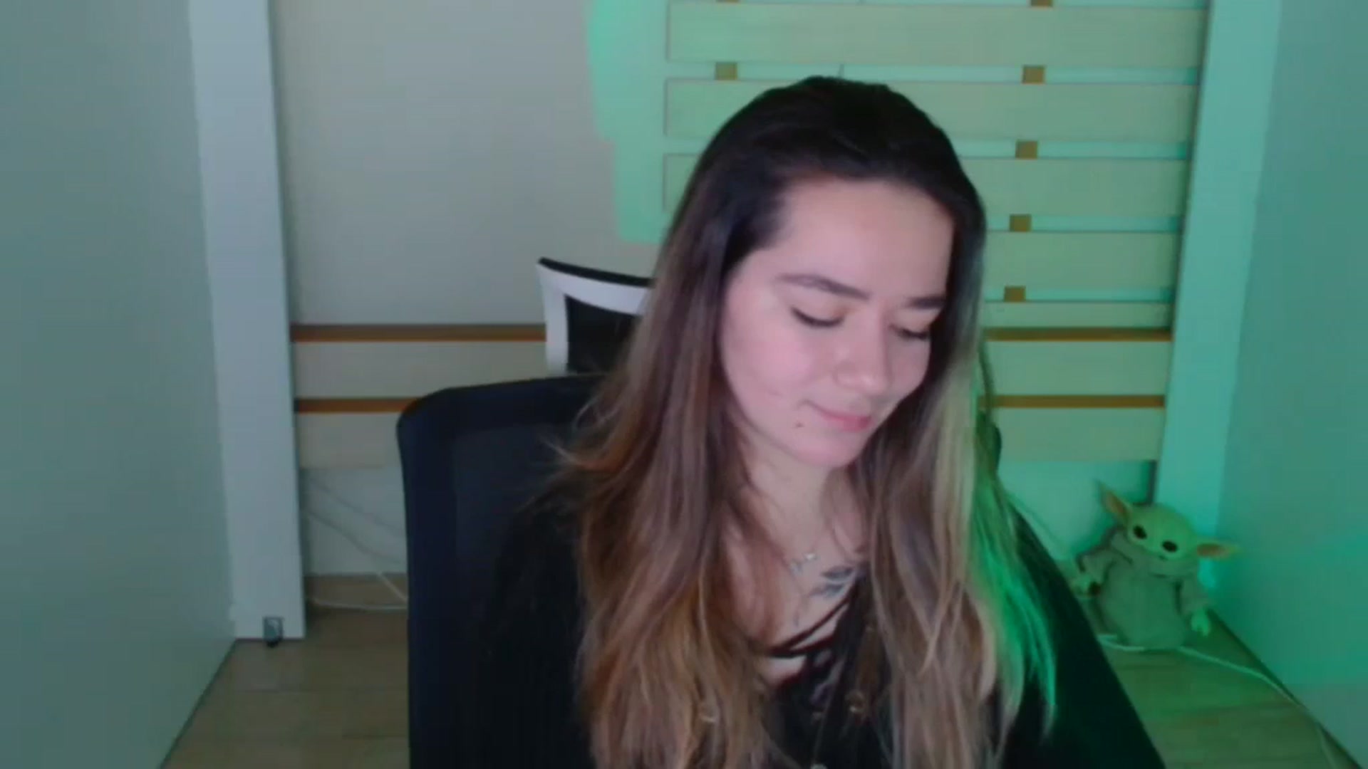 Gallery image thumbnail from KiraLove's myfreecams stream on, 01/08/2024, 12:46 image 3 of 20