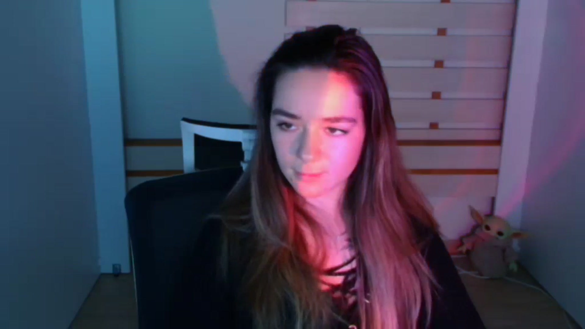 Gallery image thumbnail from KiraLove's myfreecams stream on, 01/08/2024, 12:46 image 9 of 20