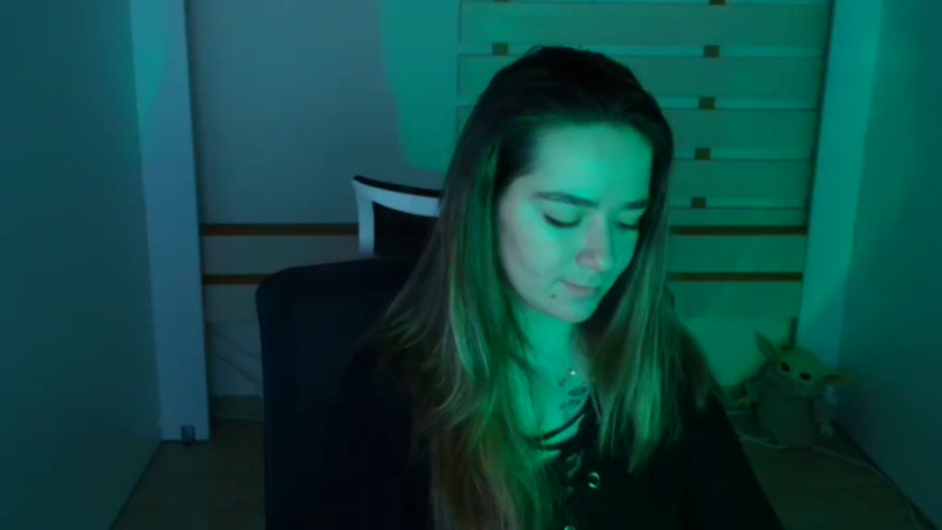 Gallery image thumbnail from KiraLove's myfreecams stream on, 01/08/2024, 12:46 image 16 of 20
