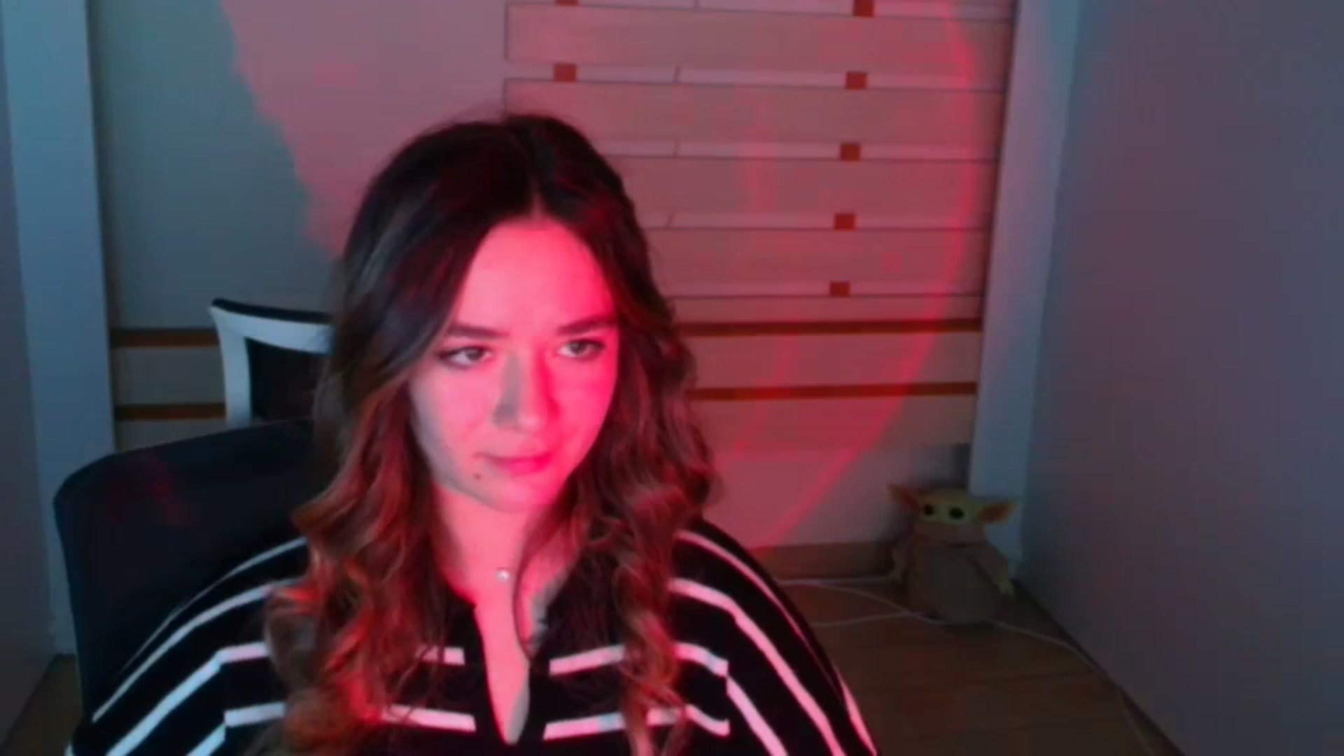 Gallery image thumbnail from KiraLove's myfreecams stream on, 01/09/2024, 10:14 image 10 of 20