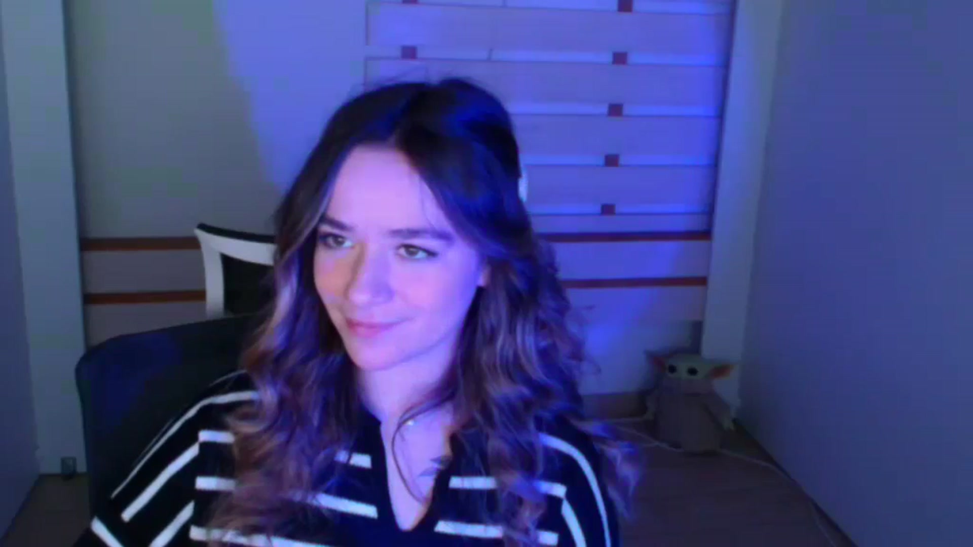 Gallery image thumbnail from KiraLove's myfreecams stream on, 01/09/2024, 10:14 image 18 of 20
