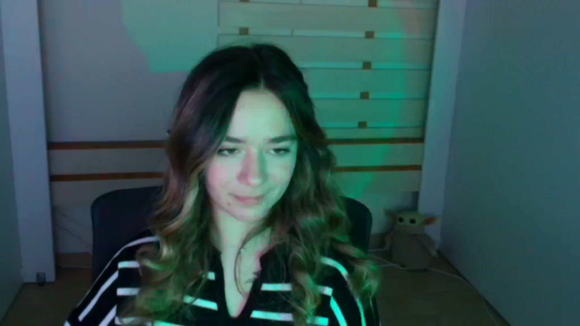 Gallery image thumbnail from KiraLove's myfreecams stream on, 01/09/2024, 10:14 image 17 of 20