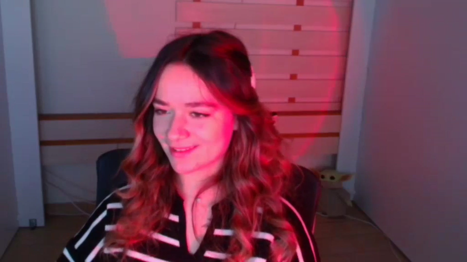 Gallery image thumbnail from KiraLove's myfreecams stream on, 01/09/2024, 10:14 image 13 of 20