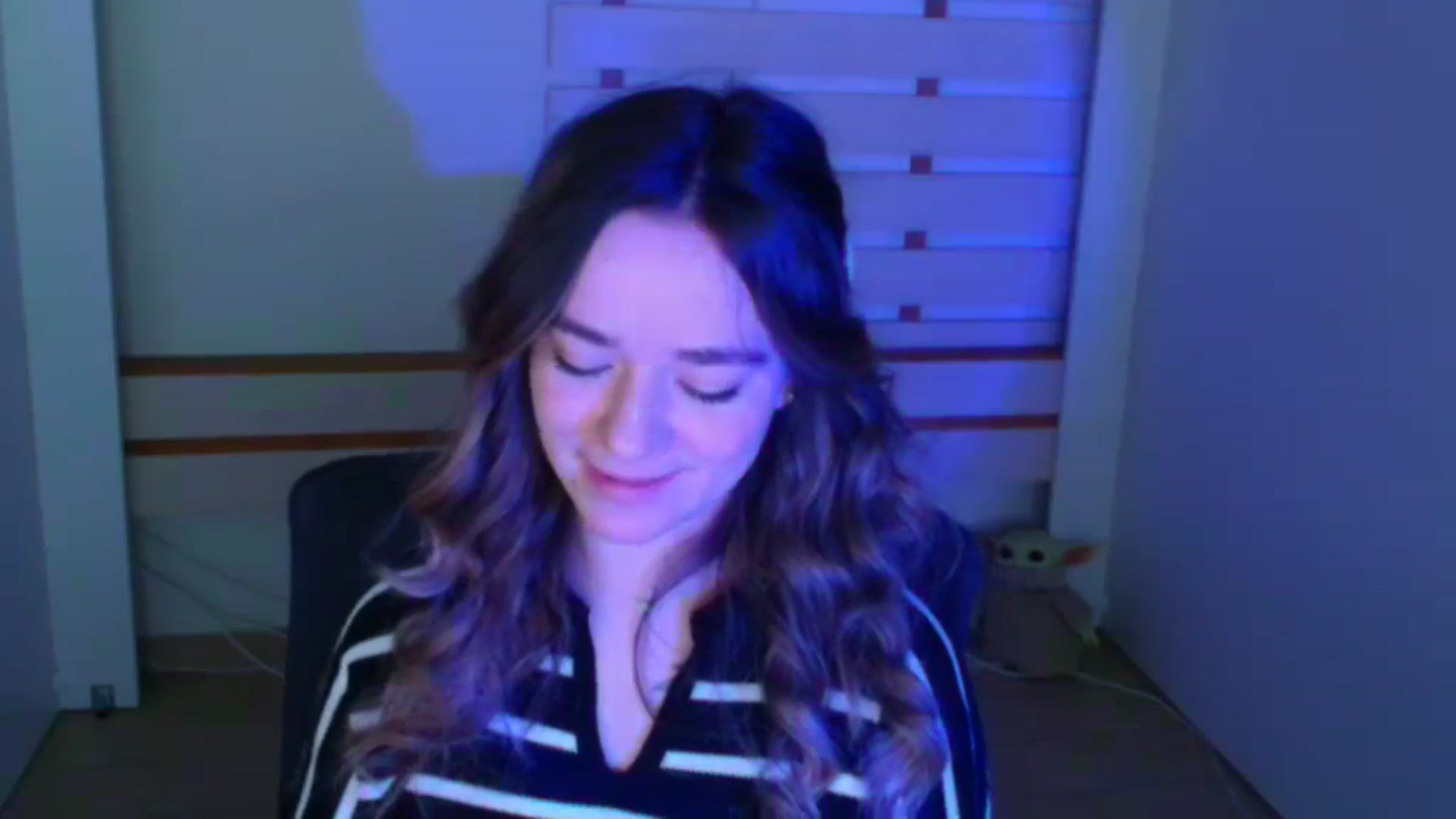 Gallery image thumbnail from KiraLove's myfreecams stream on, 01/09/2024, 10:14 image 11 of 20