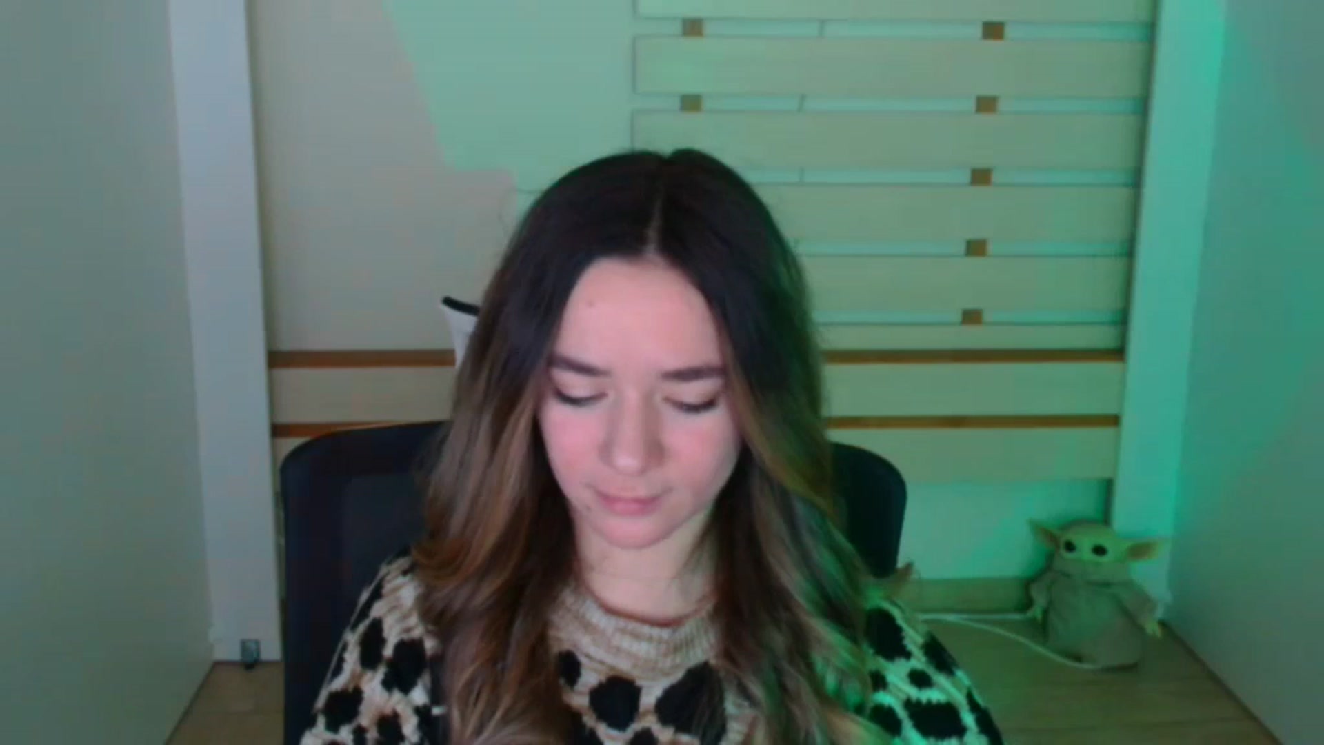 Gallery image thumbnail from KiraLove's myfreecams stream on, 01/10/2024, 10:15 image 18 of 20