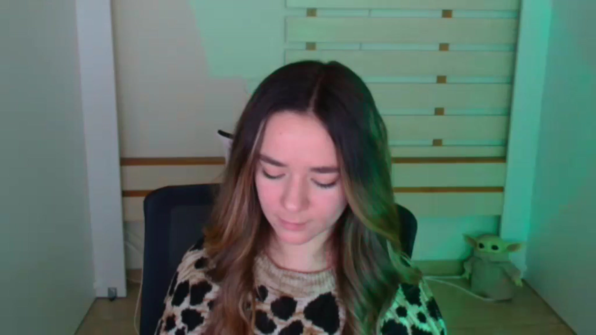 Gallery image thumbnail from KiraLove's myfreecams stream on, 01/10/2024, 10:15 image 1 of 20