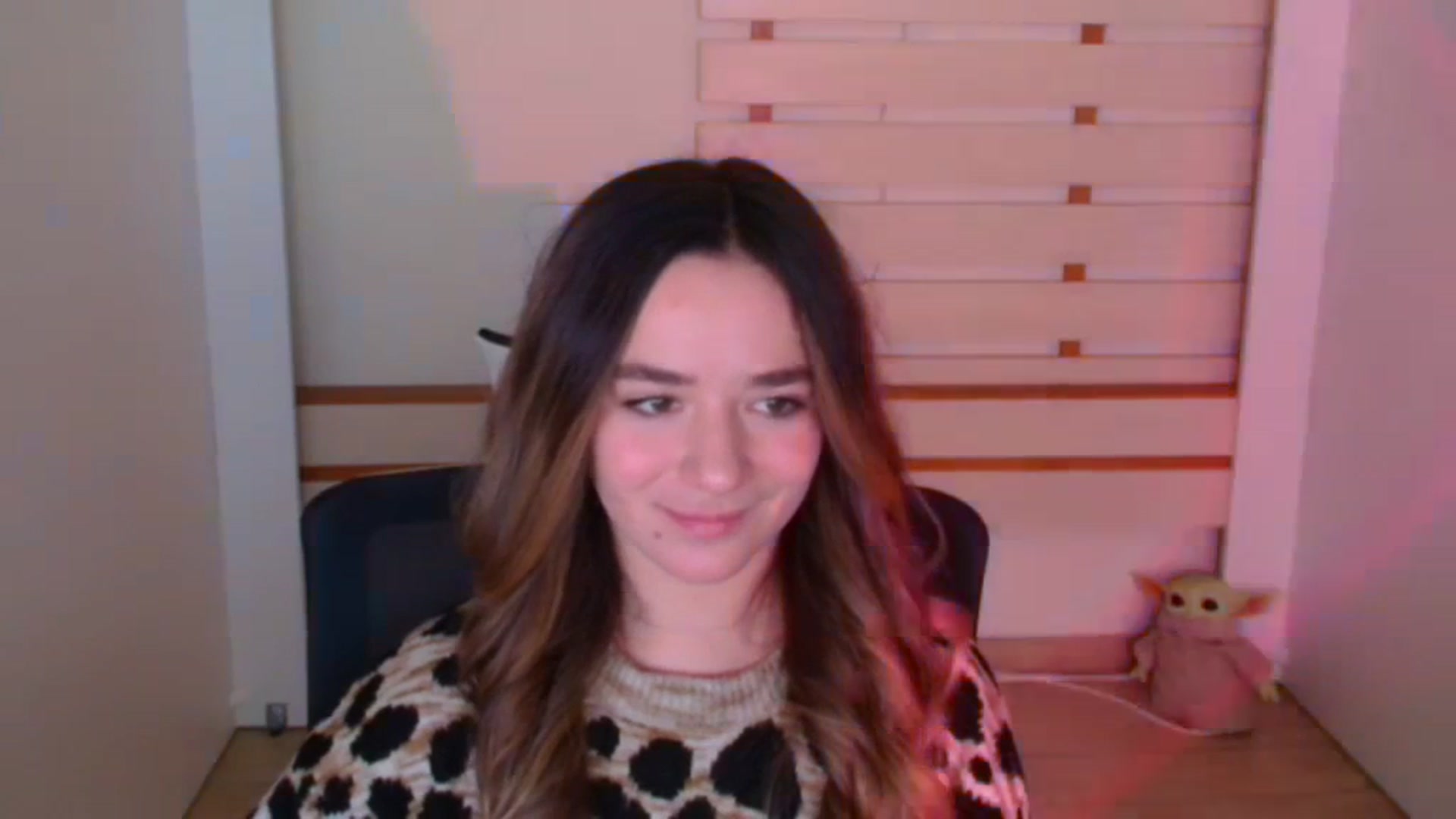 Gallery image thumbnail from KiraLove's myfreecams stream on, 01/10/2024, 10:15 image 15 of 20