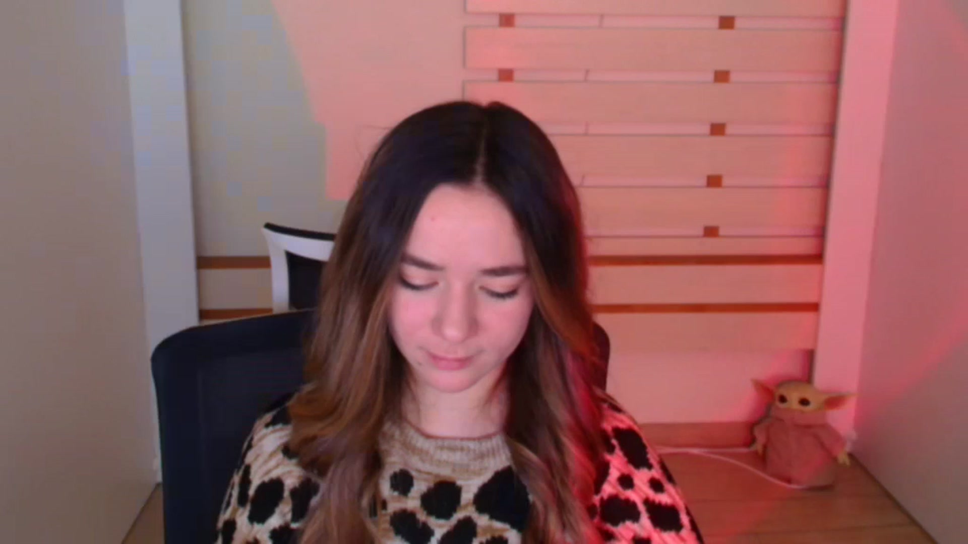 Gallery image thumbnail from KiraLove's myfreecams stream on, 01/10/2024, 10:15 image 13 of 20