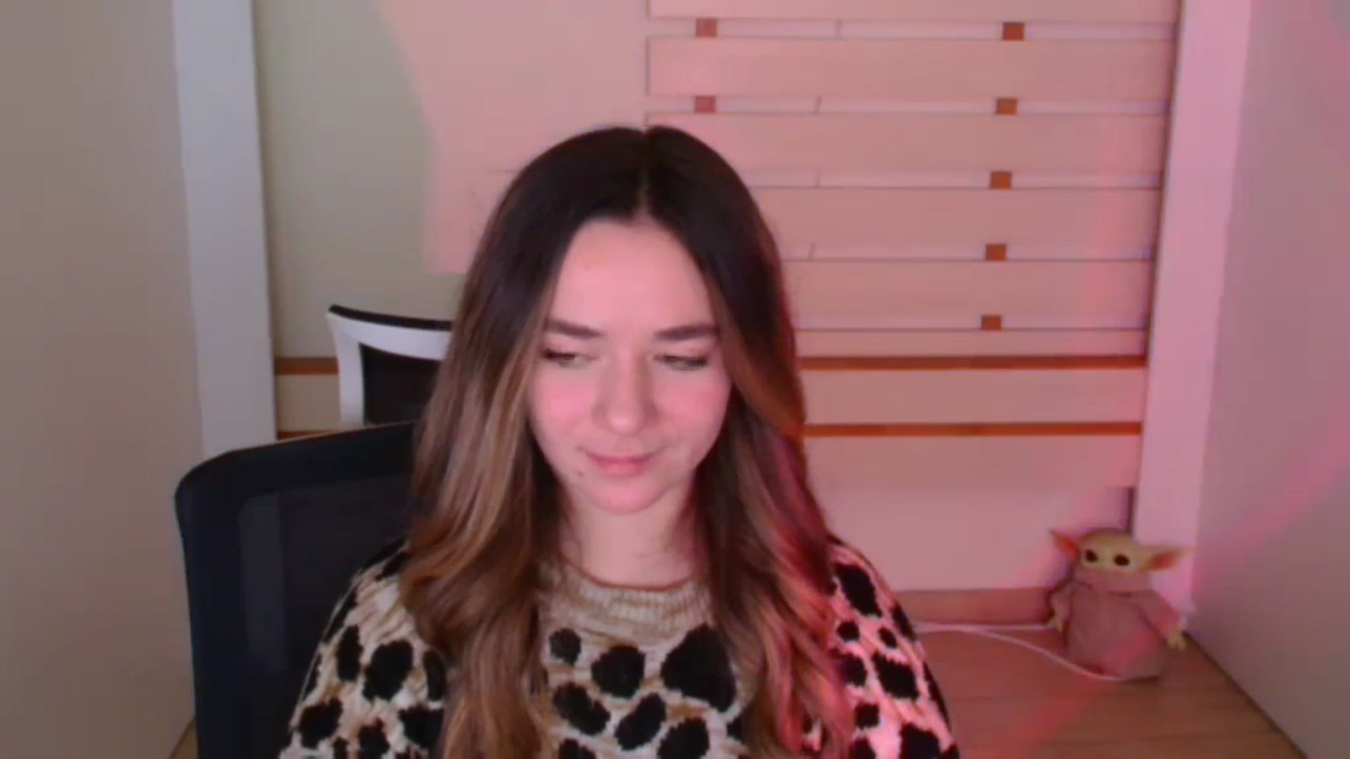 Gallery image thumbnail from KiraLove's myfreecams stream on, 01/10/2024, 10:15 image 4 of 20