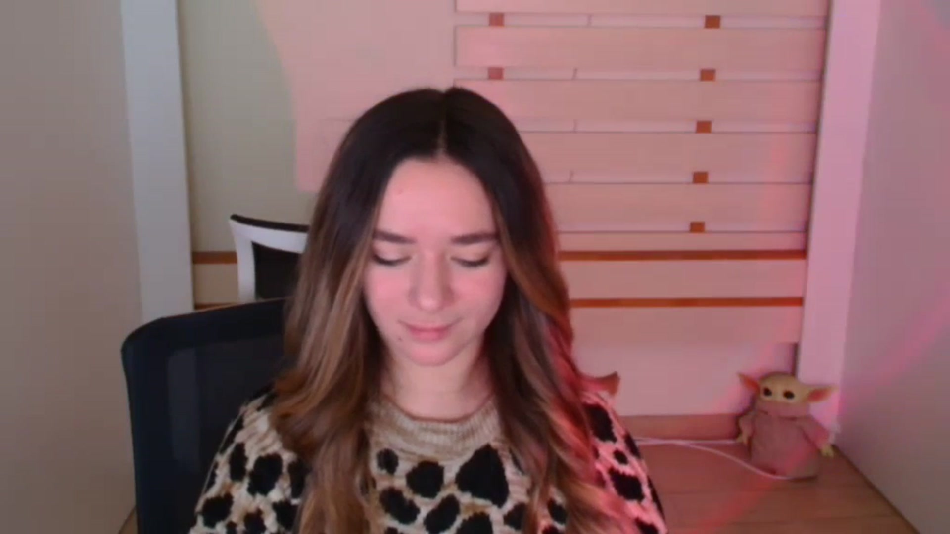 Gallery image thumbnail from KiraLove's myfreecams stream on, 01/10/2024, 10:15 image 6 of 20