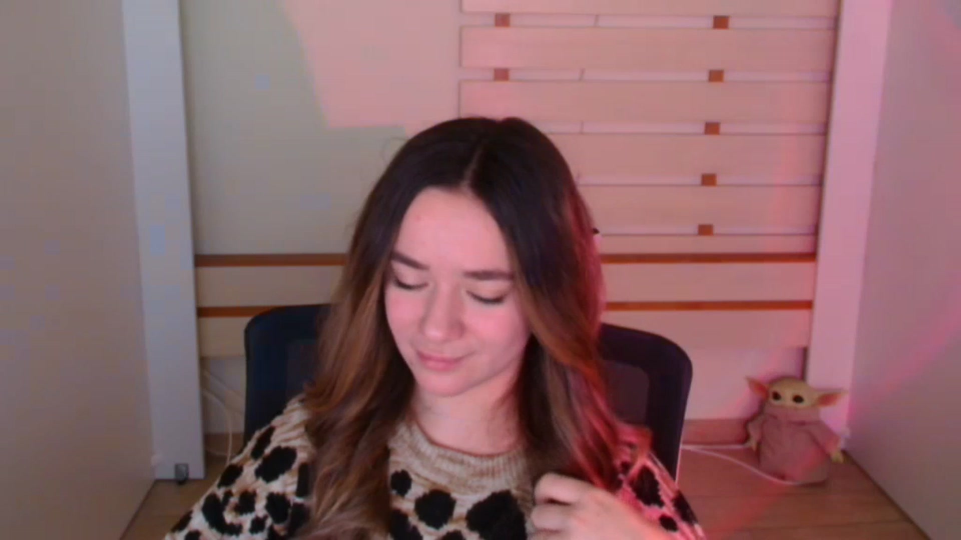 Gallery image thumbnail from KiraLove's myfreecams stream on, 01/10/2024, 10:15 image 19 of 20