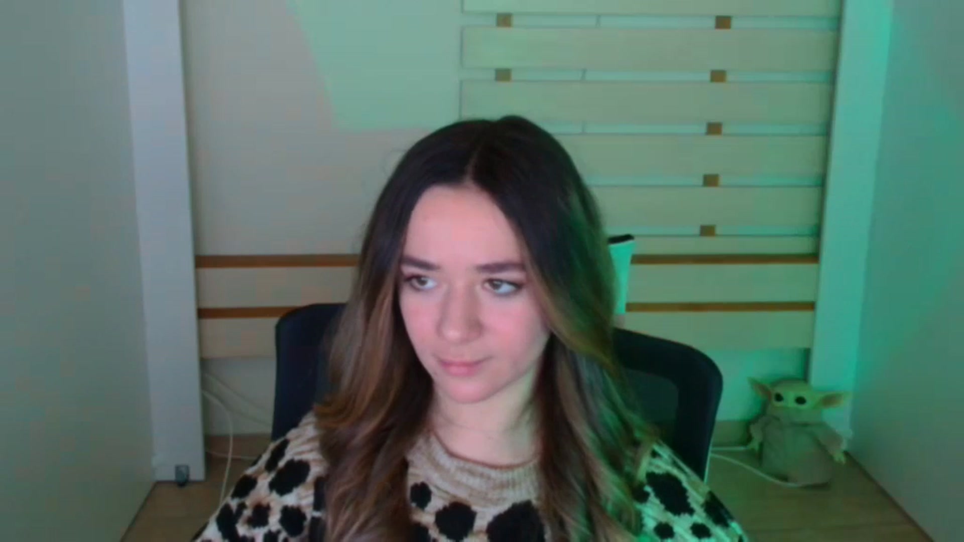 Gallery image thumbnail from KiraLove's myfreecams stream on, 01/10/2024, 10:15 image 20 of 20