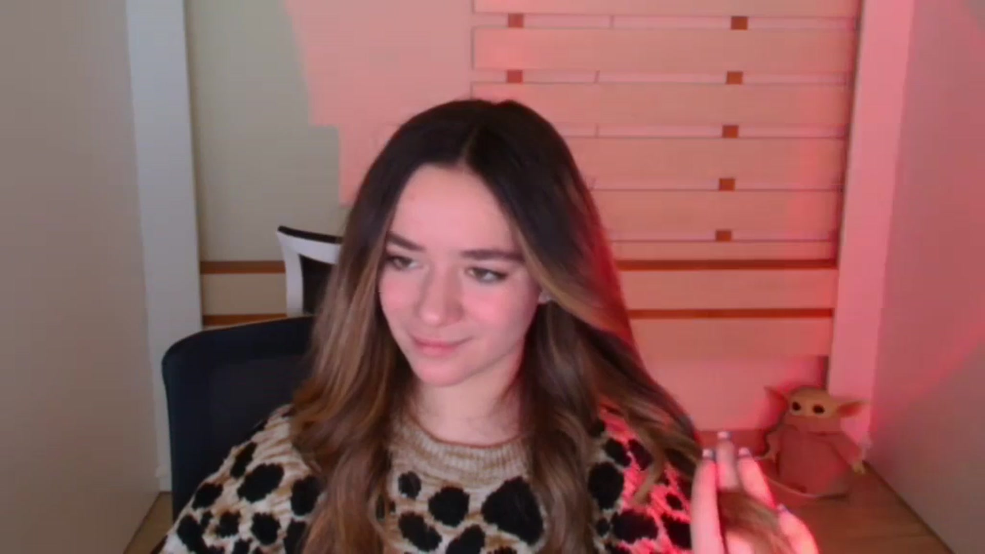 Gallery image thumbnail from KiraLove's myfreecams stream on, 01/10/2024, 10:15 image 8 of 20