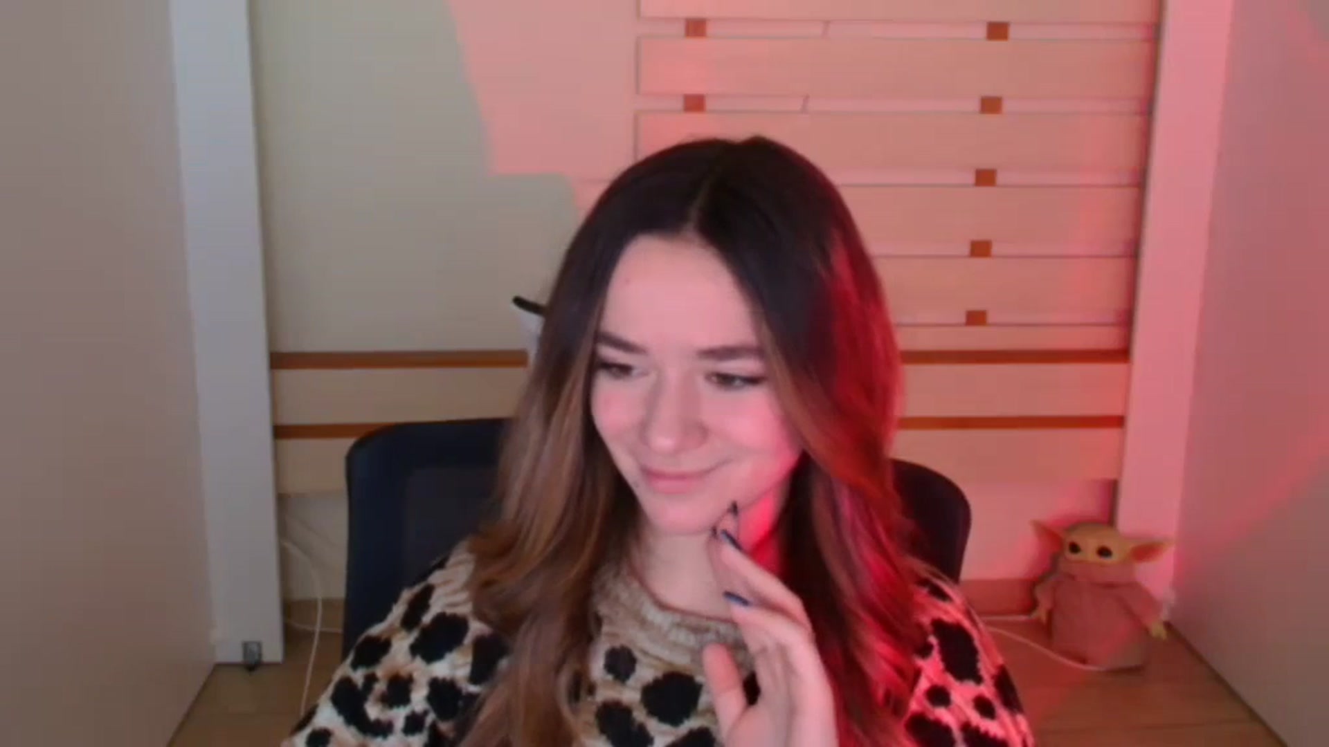Gallery image thumbnail from KiraLove's myfreecams stream on, 01/10/2024, 10:15 image 12 of 20