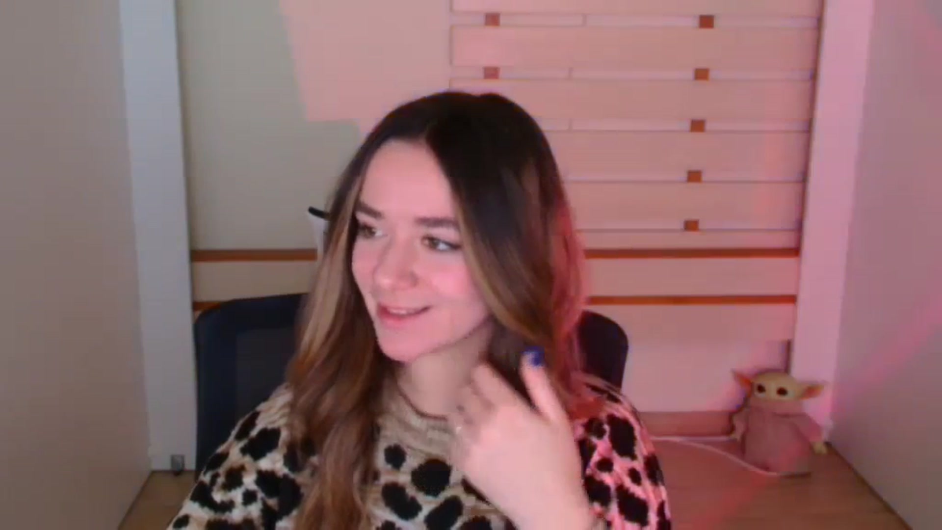 Gallery image thumbnail from KiraLove's myfreecams stream on, 01/10/2024, 10:15 image 2 of 20