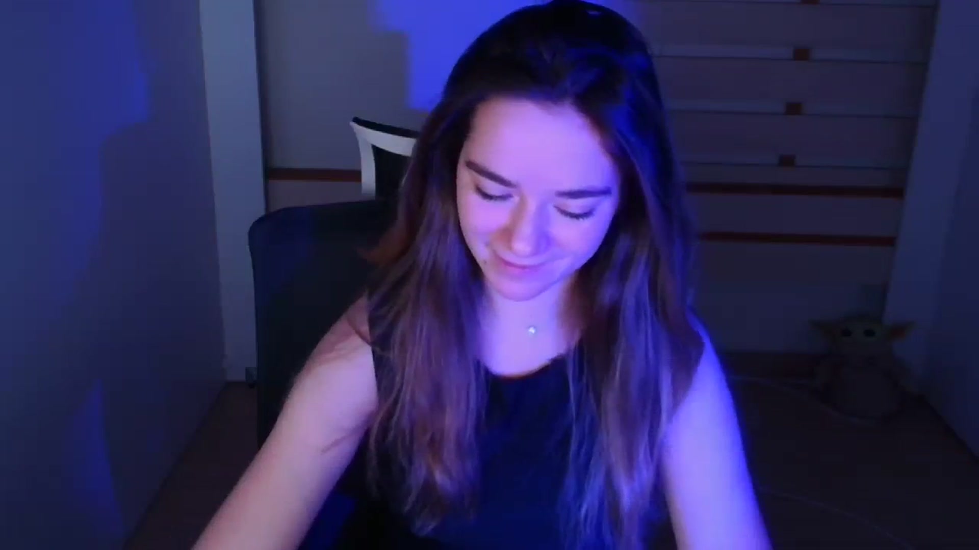 Gallery image thumbnail from KiraLove's myfreecams stream on, 01/25/2024, 01:39 image 11 of 20