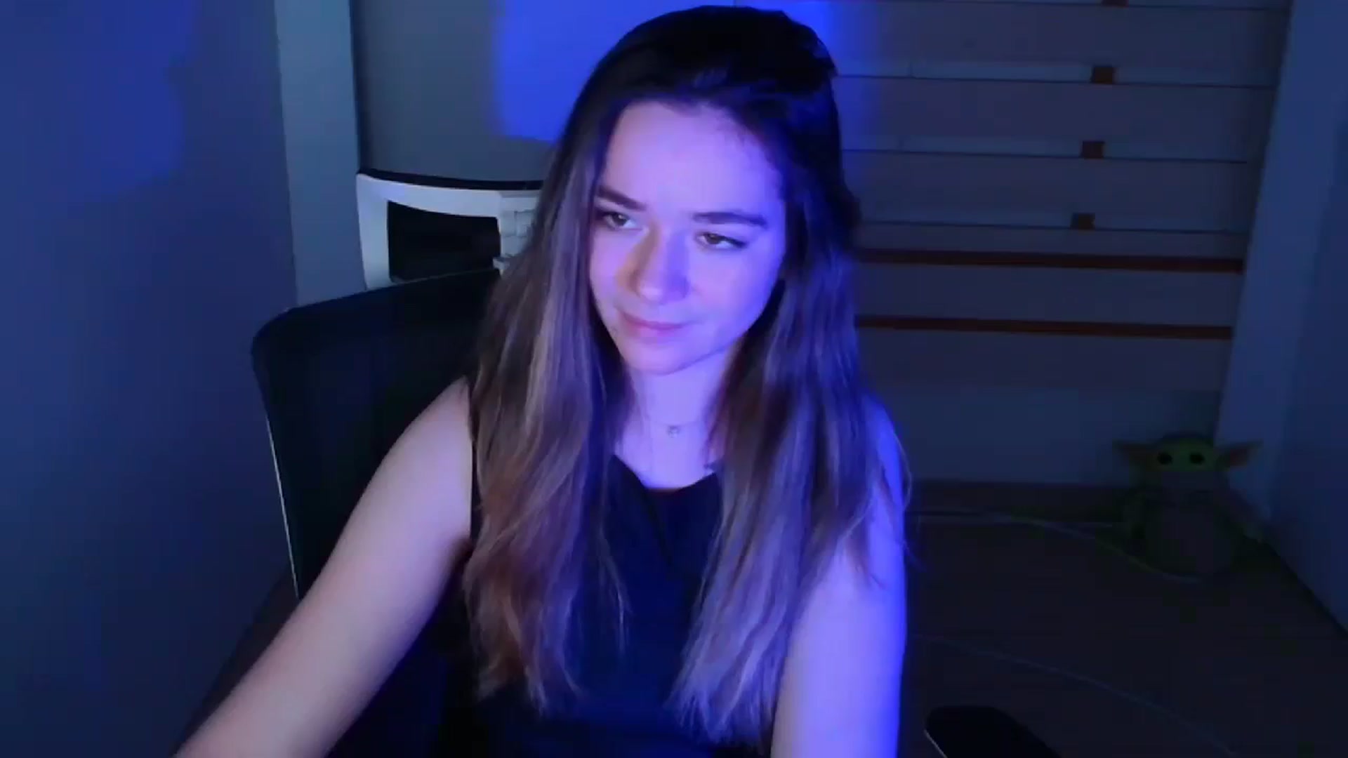 Gallery image thumbnail from KiraLove's myfreecams stream on, 01/25/2024, 01:39 image 1 of 20