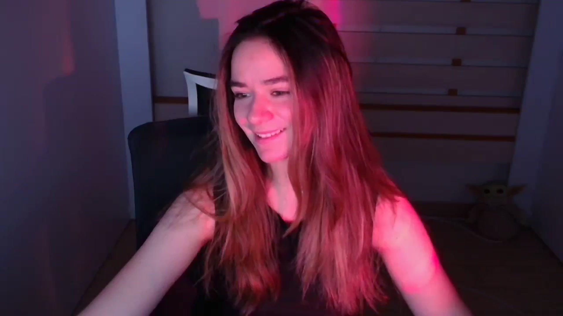 Gallery image thumbnail from KiraLove's myfreecams stream on, 01/25/2024, 01:39 image 13 of 20