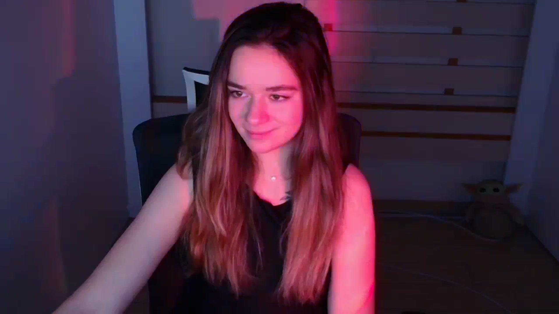 Gallery image thumbnail from KiraLove's myfreecams stream on, 01/25/2024, 01:39 image 3 of 20