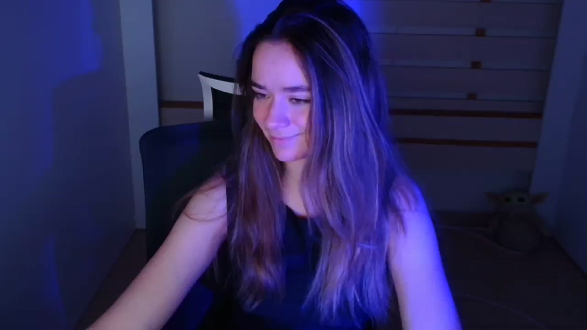 Gallery image thumbnail from KiraLove's myfreecams stream on, 01/25/2024, 01:39 image 10 of 20