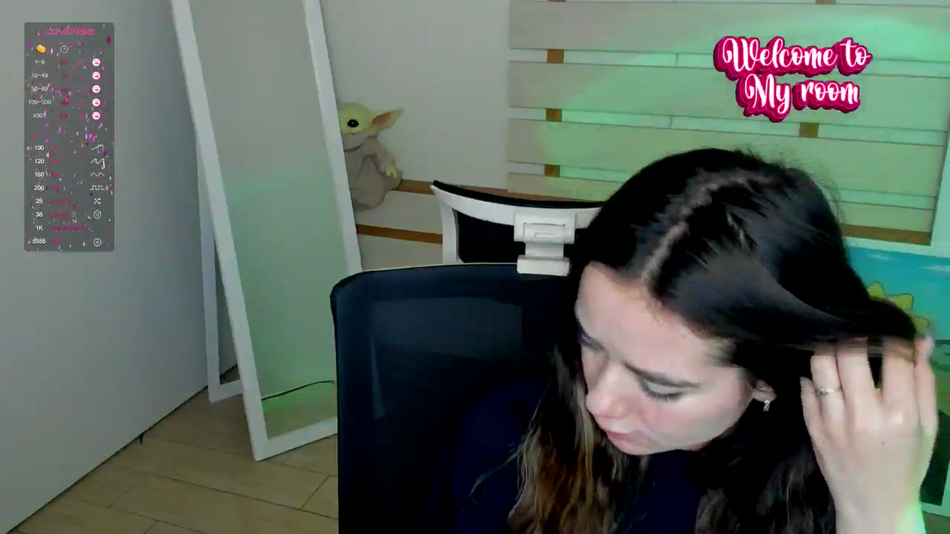 Gallery image thumbnail from KiraLove's myfreecams stream on, 10/25/2024, 10:28 image 15 of 20