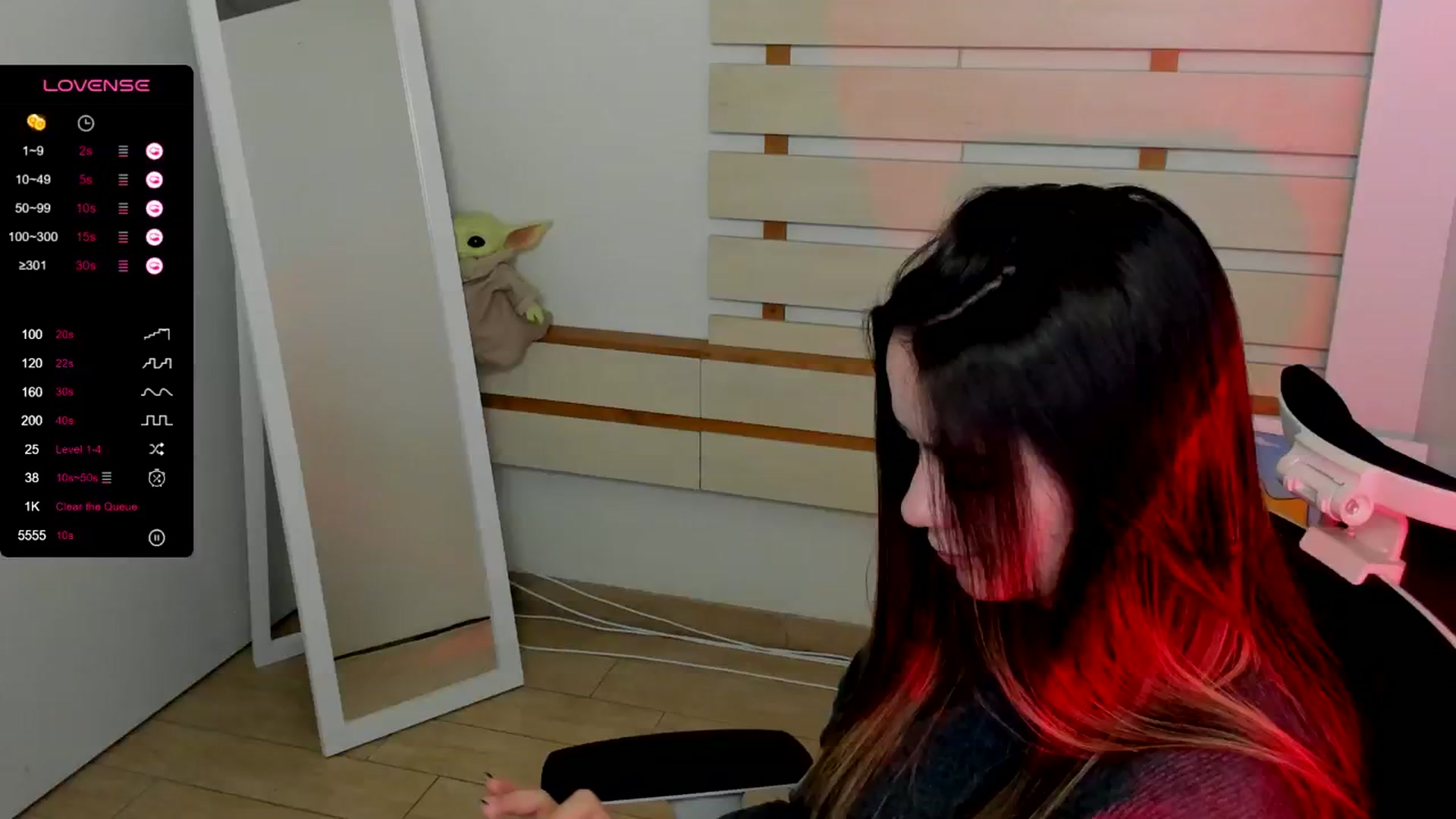 Gallery image thumbnail from KiraLove's myfreecams stream on, 11/03/2024, 12:25 image 10 of 20