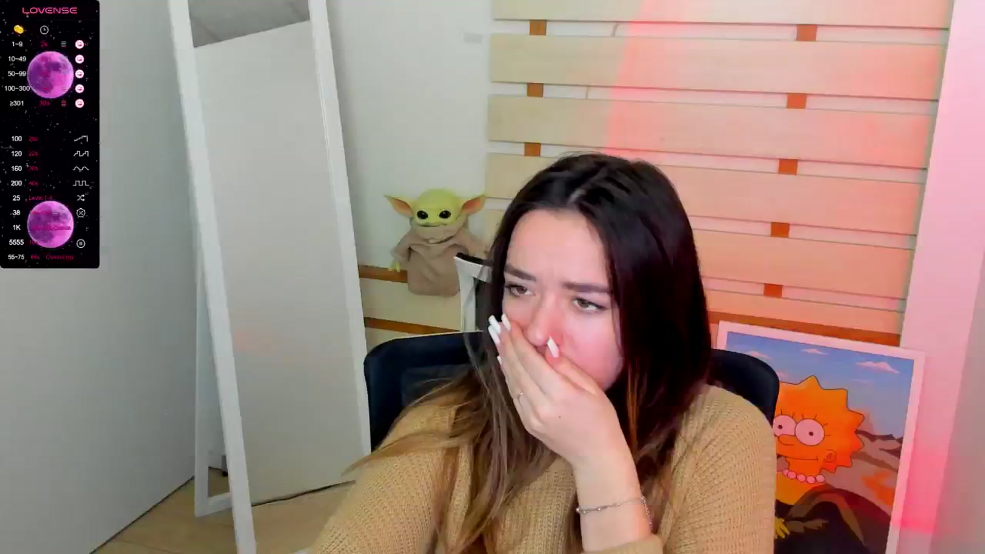 Gallery image thumbnail from KiraLove's myfreecams stream on, 12/09/2024, 10:59 image 17 of 20